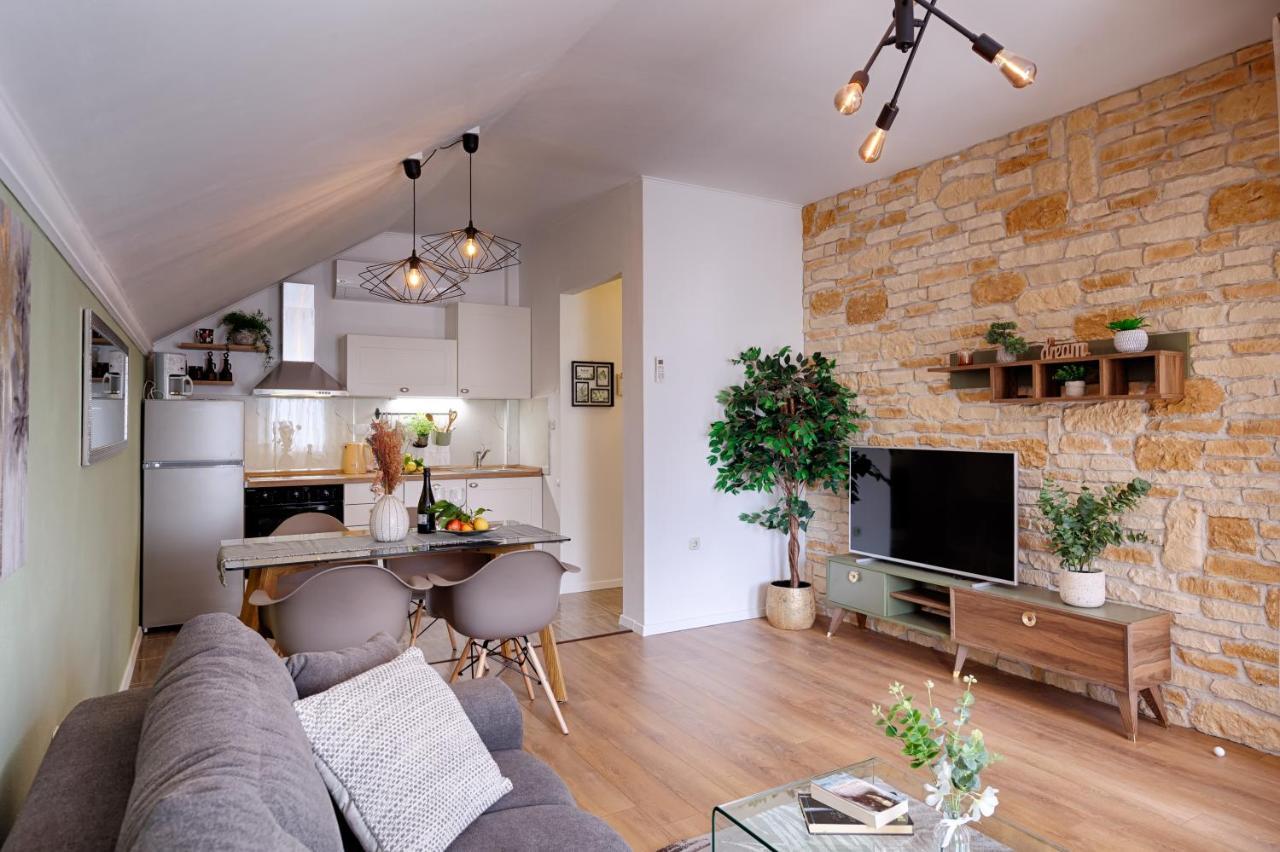 Apartments Dubra Комижа Экстерьер фото