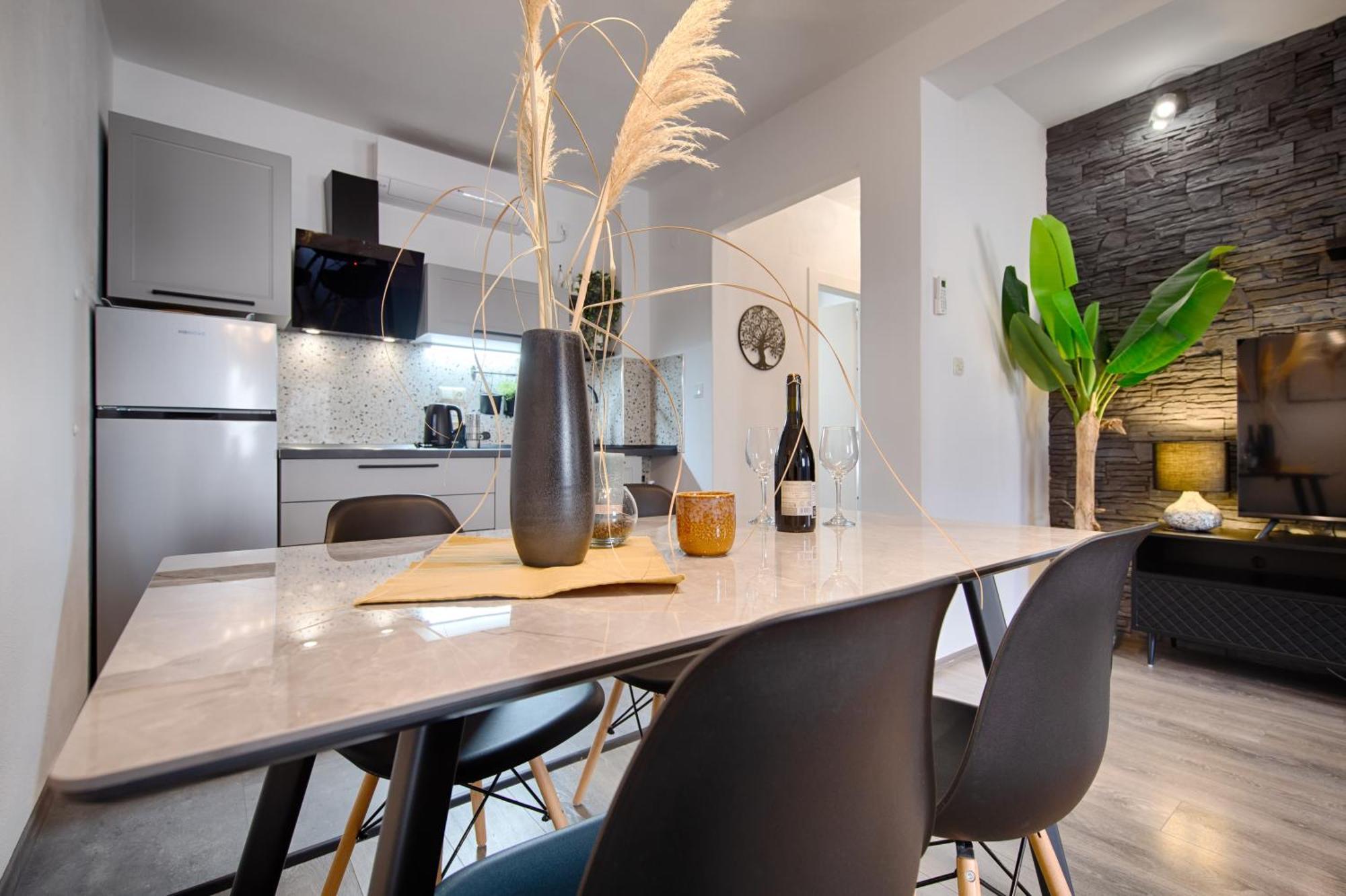 Apartments Dubra Комижа Экстерьер фото